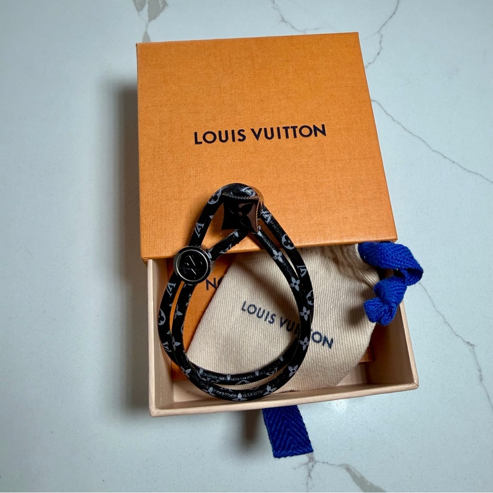 Louis Vuitton Black Monogram Cable Bracelet with Round LV Clasp